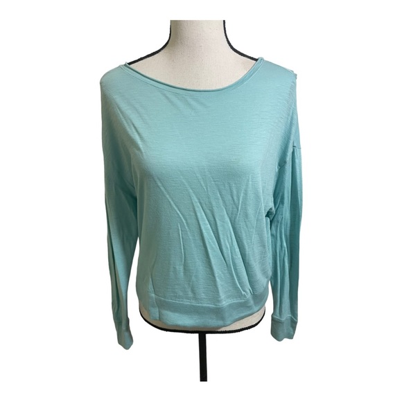 Vince crop style long sleeve Pima Cotton. Size X-Small. Light green - Picture 2 of 11